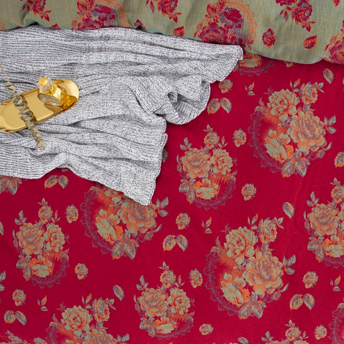 91家纺网 家纺一手货源 找家纺 鲁爱 2025新款全棉色织双层纱纽扣款四件套 潘之花园-红