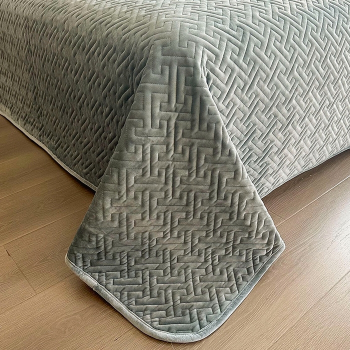 91家纺网 家纺一手货源 找家纺 恋绒家纺 2025新款高克重240克宝宝绒床盖一面绒一面棉床罩 浅灰色