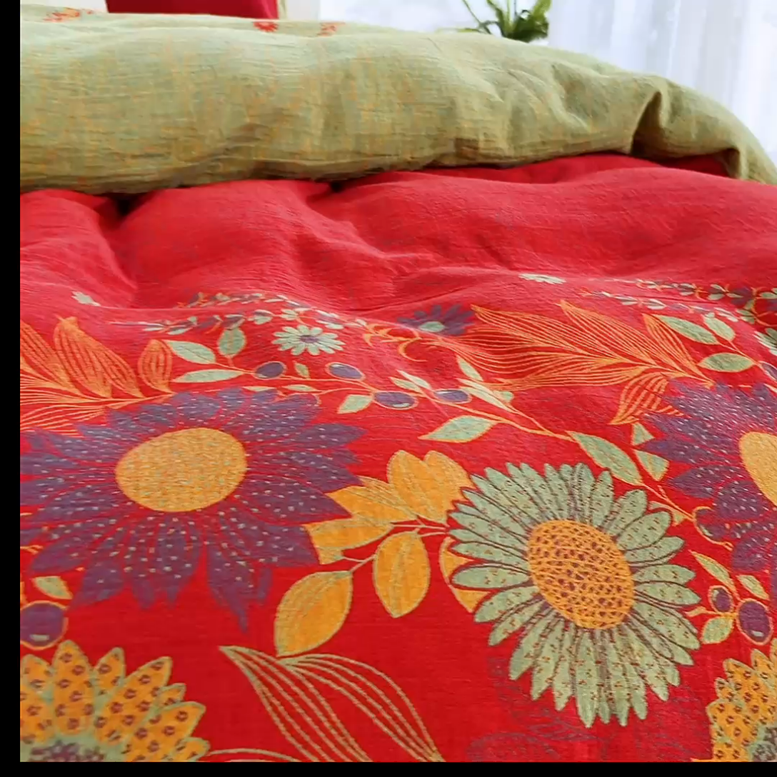 91家纺网 家纺一手货源 找家纺 鲁爱 2025新款全棉色织双层纱纽扣款四件套 花开半夏-红