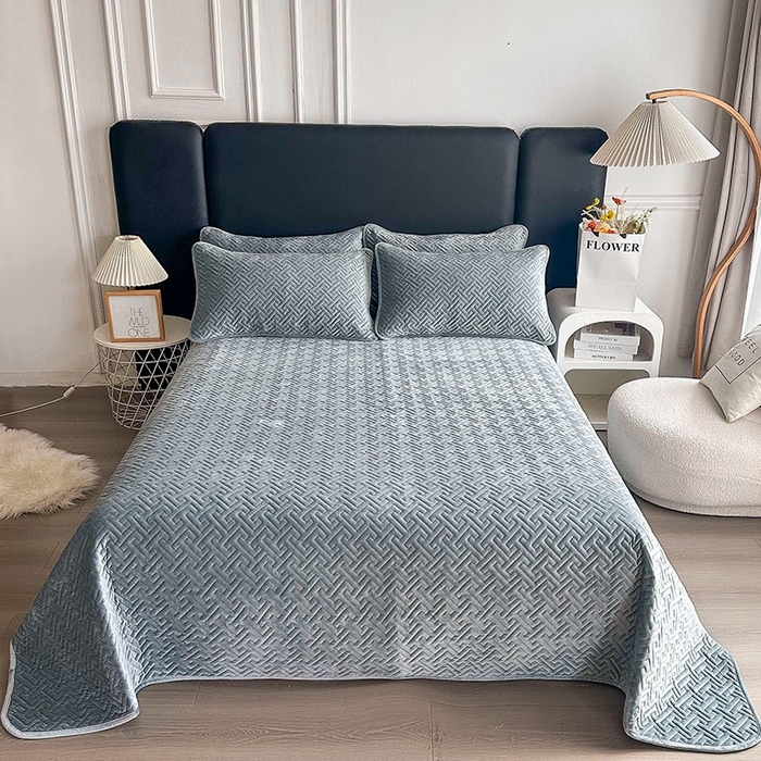 91家纺网 家纺一手货源 找家纺 恋绒家纺 2025新款高克重240克宝宝绒床盖一面绒一面棉床罩 浅灰色