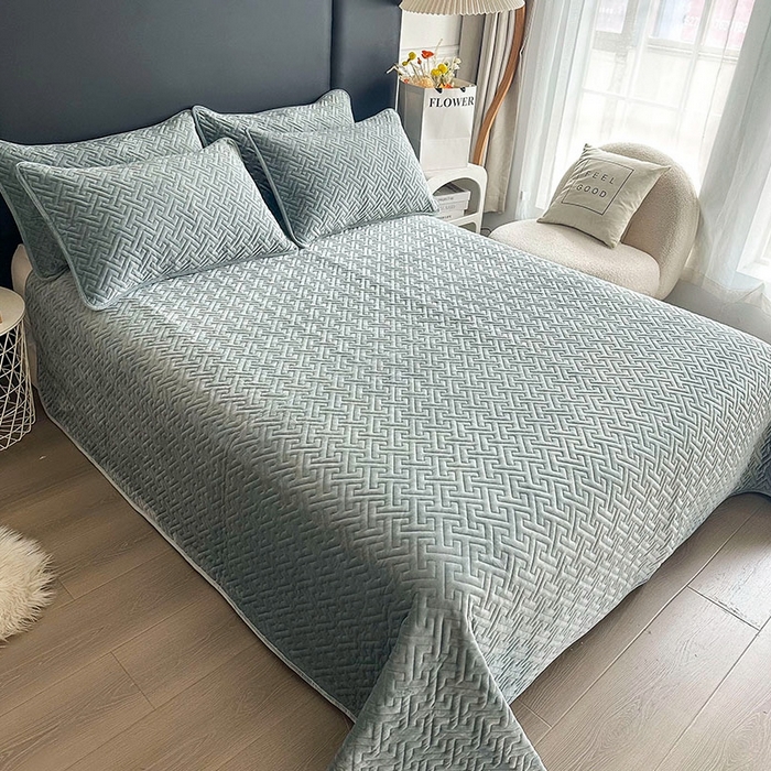 91家纺网 家纺一手货源 找家纺 恋绒家纺 2025新款高克重240克宝宝绒床盖一面绒一面棉床罩 浅灰色