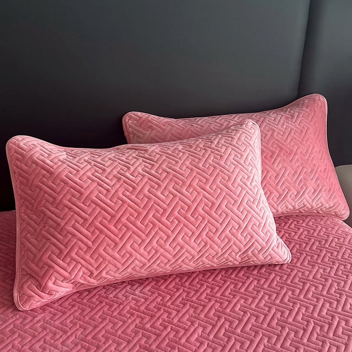 91家纺网 家纺一手货源 找家纺 恋绒家纺 2025新款高克重240克宝宝绒床盖一面绒一面棉床罩 玛瑙粉