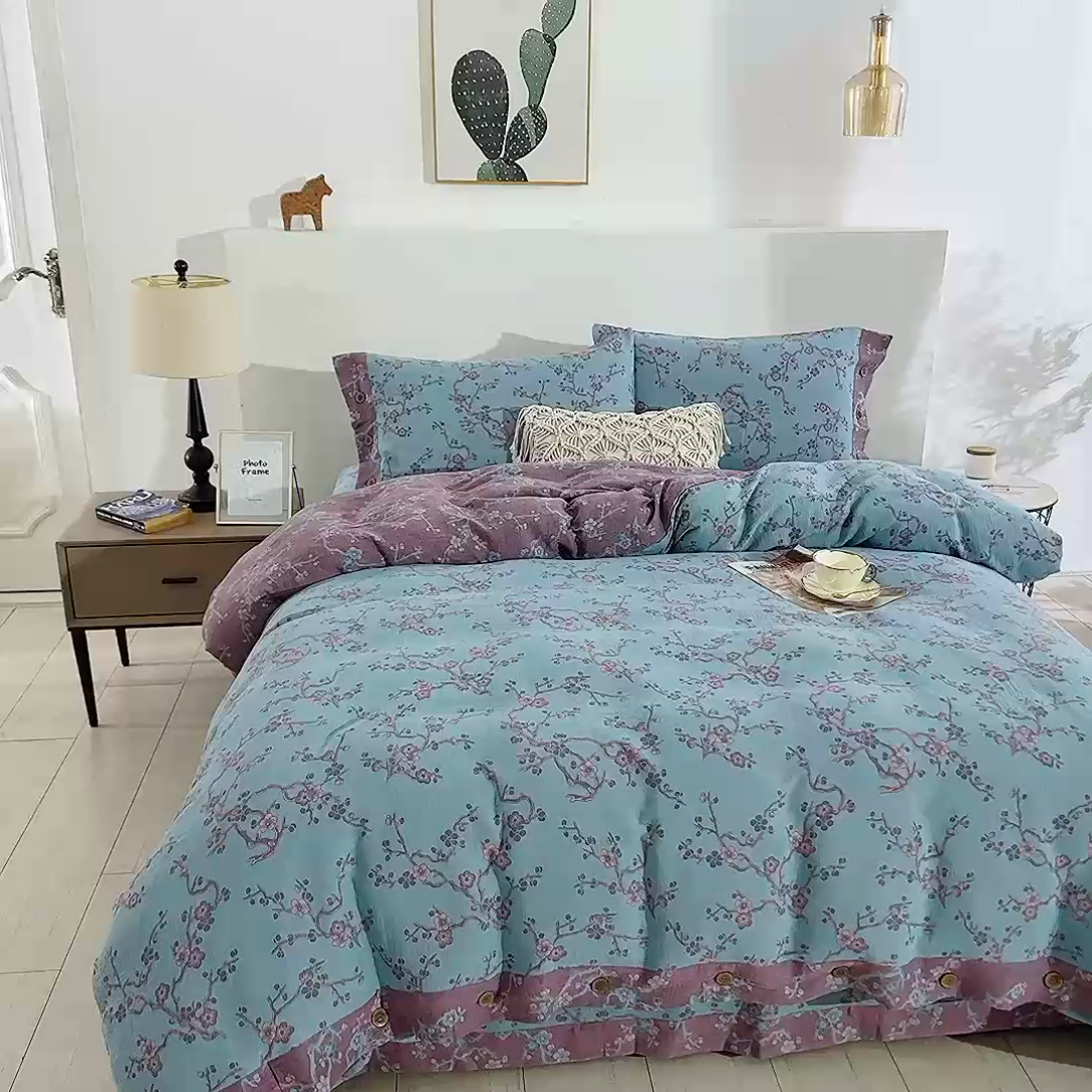 91家纺网 家纺一手货源 找家纺 鲁爱 2025新款全棉色织双层纱纽扣款四件套 梅醉春秋-兰