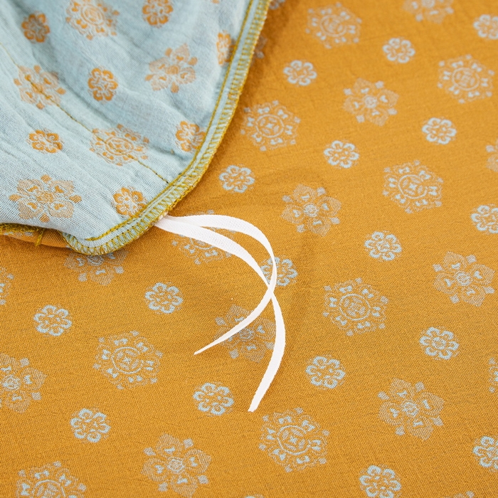 91家纺网 家纺一手货源 找家纺 鲁爱 2025新款全棉色织双层纱纽扣款四件套 幸福星-黄