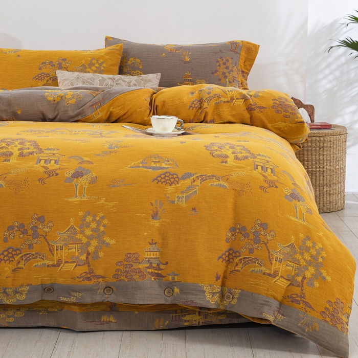 91家纺网 家纺一手货源 找家纺 鲁爱 2025新款全棉色织双层纱纽扣款四件套 逸彩之林-黄