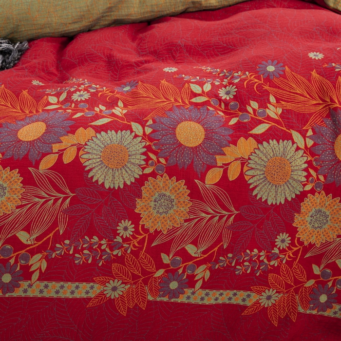 91家纺网 家纺一手货源 找家纺 鲁爱 2025新款全棉色织双层纱纽扣款四件套 花开半夏-红