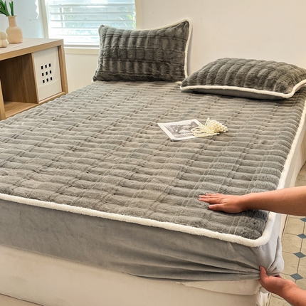 91家纺网 家纺一手货源 找家纺 琪格格纺织 2024新款加厚320克兔毛绒全包床笠 兔毛绒床笠-极光灰