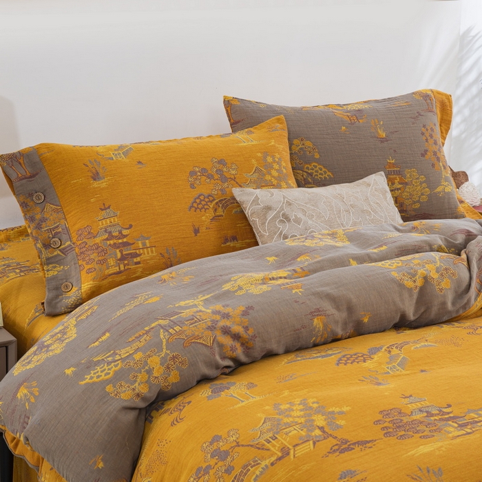 91家纺网 家纺一手货源 找家纺 鲁爱 2025新款全棉色织双层纱纽扣款四件套 逸彩之林-黄