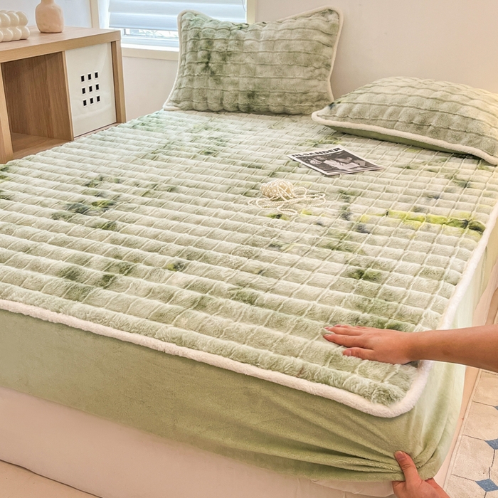 91家纺网 家纺一手货源 找家纺 琪格格纺织 2024新款加厚320克兔毛绒全包床笠 兔毛绒床笠-翡翠绿