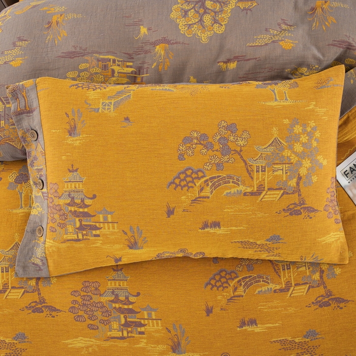 91家纺网 家纺一手货源 找家纺 鲁爱 2025新款全棉色织双层纱纽扣款四件套 逸彩之林-黄