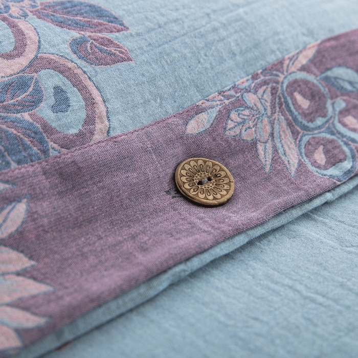 91家纺网 家纺一手货源 找家纺 鲁爱 2025新款全棉色织双层纱纽扣款四件套 一举夺魁-浅兰