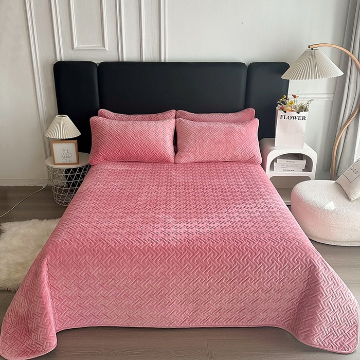 91家纺网 家纺一手货源 找家纺 恋绒家纺 2025新款高克重240克宝宝绒床盖一面绒一面棉床罩 玛瑙粉