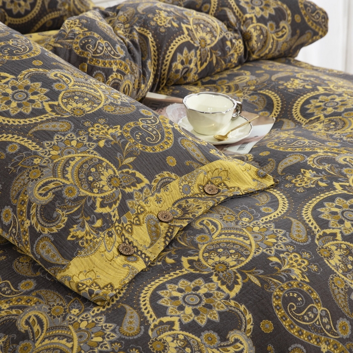 91家纺网 家纺一手货源 找家纺 鲁爱 2025新款全棉色织双层纱纽扣款四件套 莲年有鱼-黑金