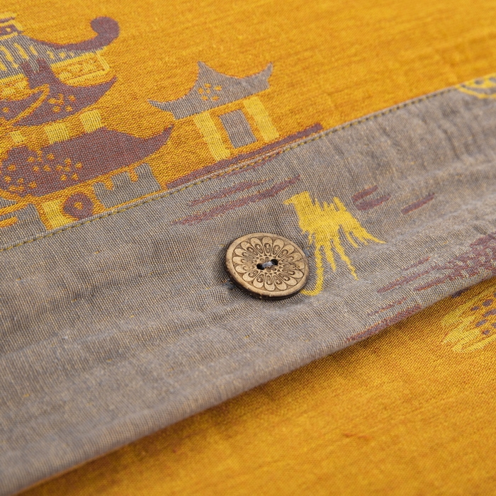 91家纺网 家纺一手货源 找家纺 鲁爱 2025新款全棉色织双层纱纽扣款四件套 逸彩之林-黄