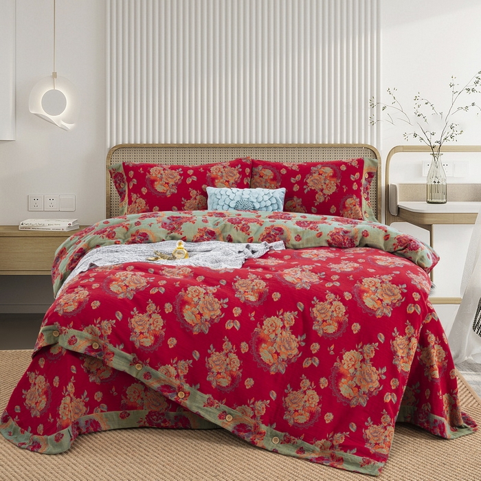 91家纺网 家纺一手货源 找家纺 鲁爱 2025新款全棉色织双层纱纽扣款四件套 潘之花园-红