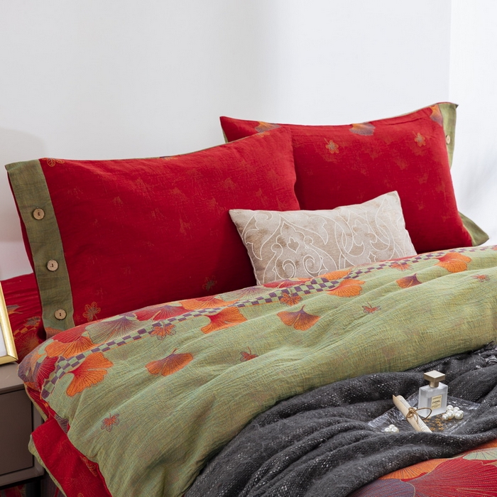 91家纺网 家纺一手货源 找家纺 鲁爱 2025新款全棉色织双层纱纽扣款四件套 银彬乡恋-红