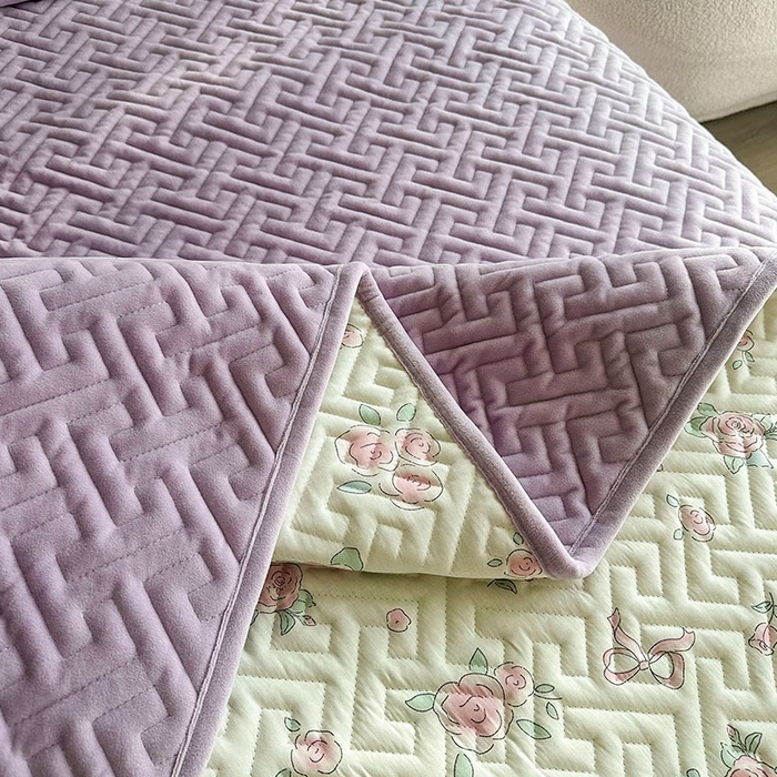 91家纺网 家纺一手货源 找家纺 恋绒家纺 2025新款高克重240克宝宝绒床盖一面绒一面棉床罩 优雅紫