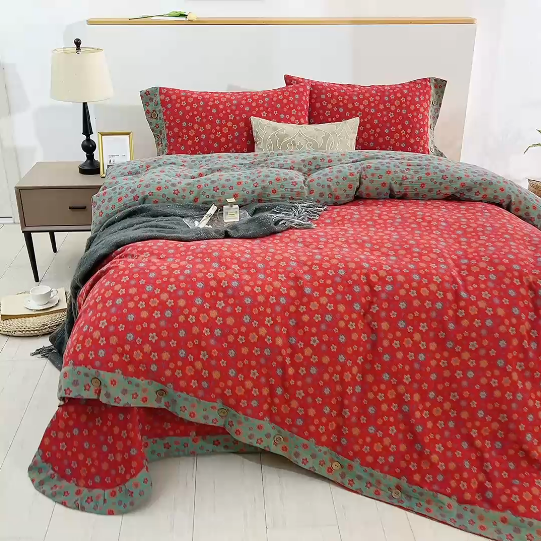 91家纺网 家纺一手货源 找家纺 鲁爱 2025新款全棉色织双层纱纽扣款四件套 花香四溢-红