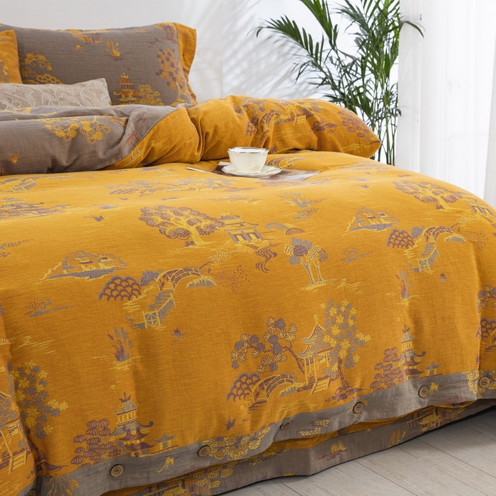 91家纺网 家纺一手货源 找家纺 鲁爱 2025新款全棉色织双层纱纽扣款四件套 逸彩之林-黄