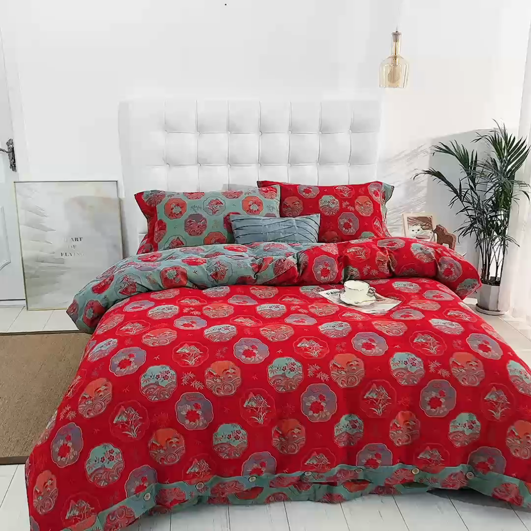 91家纺网 家纺一手货源 找家纺 鲁爱 2025新款全棉色织双层纱纽扣款四件套 镜花水月-红