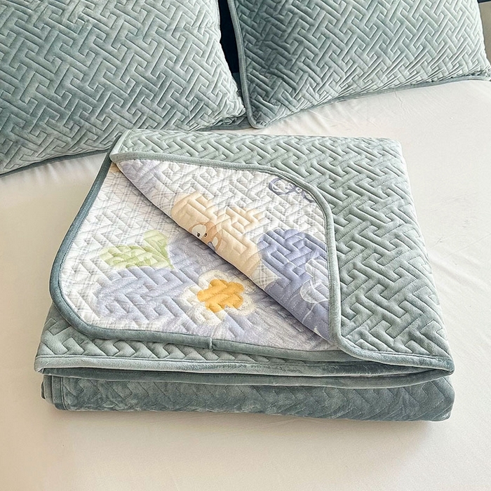 91家纺网 家纺一手货源 找家纺 恋绒家纺 2025新款高克重240克宝宝绒床盖一面绒一面棉床罩 浅灰色