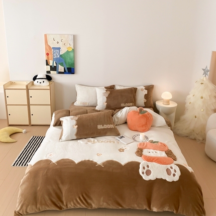 朗莎家纺 2024新款230g高克重贴布绣牛奶绒四件套 萍果狗