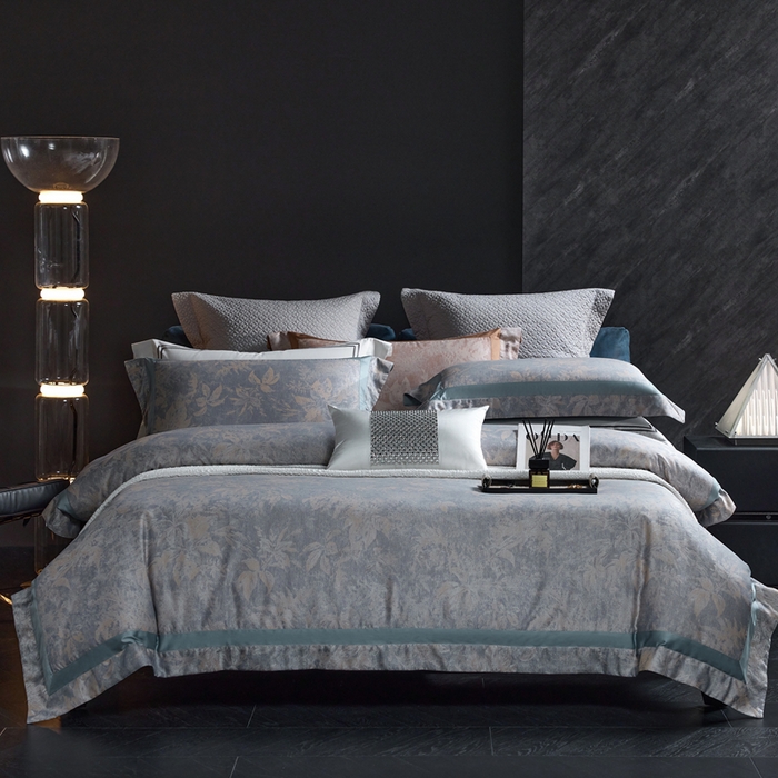 91家纺网 家纺一手货源 找家纺 榻尚家居 2024新款贡缎匹马棉色织大提花四件套 摩洛哥花园  蓝