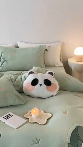 91家纺网 家纺一手货源 找家纺 朗莎家纺 2024新款230g高克重贴布绣牛奶绒四件套 喜宝熊猫