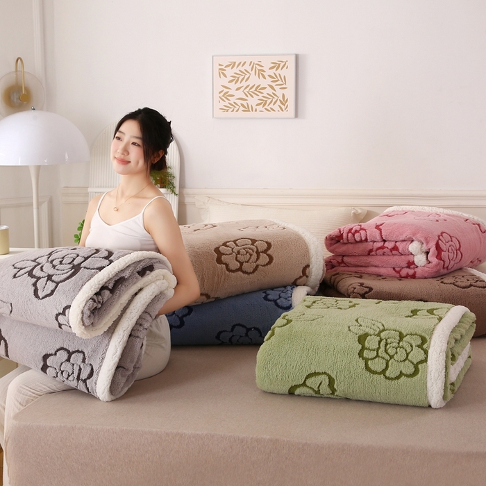 91家纺网 家纺一手货源 找家纺 （总）巴木赫 2024新款提花朵朵绒双层羊羔绒毯