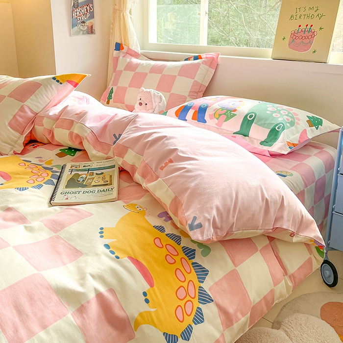 91家纺网 家纺一手货源 找家纺 绵庭家纺 2024新款全棉印花四件套 恐龙迎新会 红