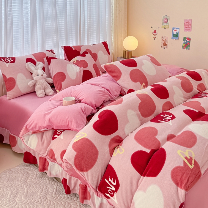 91家纺网 家纺一手货源 找家纺 仟网汇 2024直播爆款跑量牛奶绒四件套 红爱心