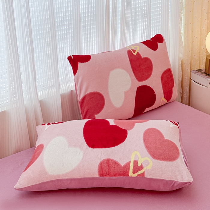 91家纺网 家纺一手货源 找家纺 仟网汇 2024直播爆款跑量牛奶绒四件套 红爱心