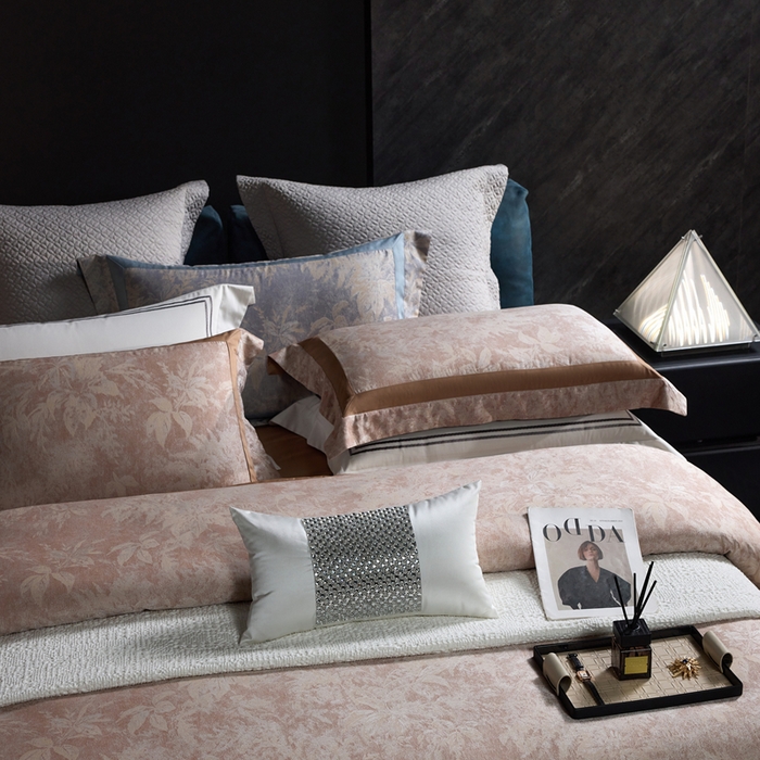 91家纺网 家纺一手货源 找家纺 榻尚家居 2024新款贡缎匹马棉色织大提花四件套 摩洛哥花园 香槟