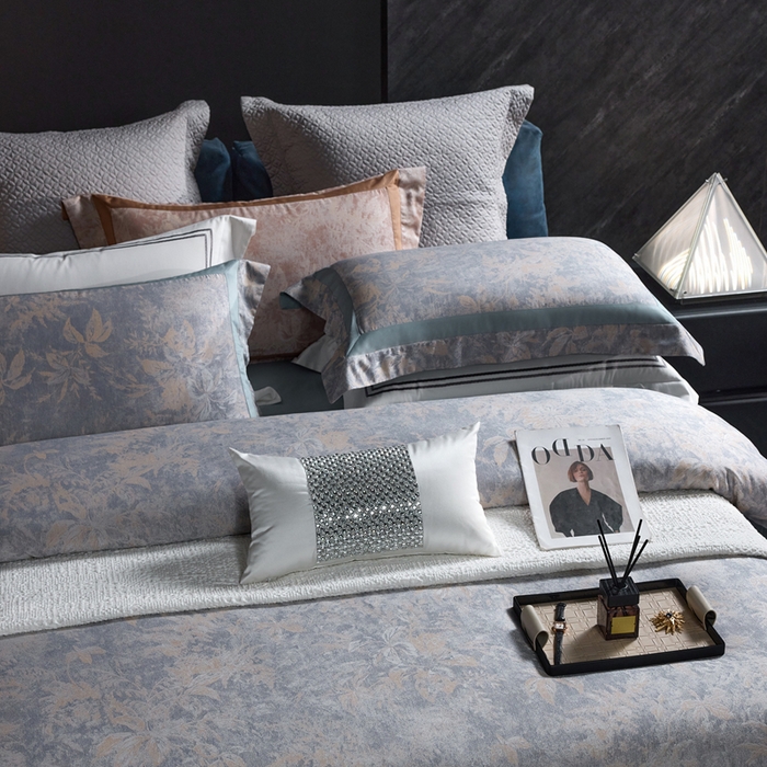 91家纺网 家纺一手货源 找家纺 榻尚家居 2024新款贡缎匹马棉色织大提花四件套 摩洛哥花园  蓝