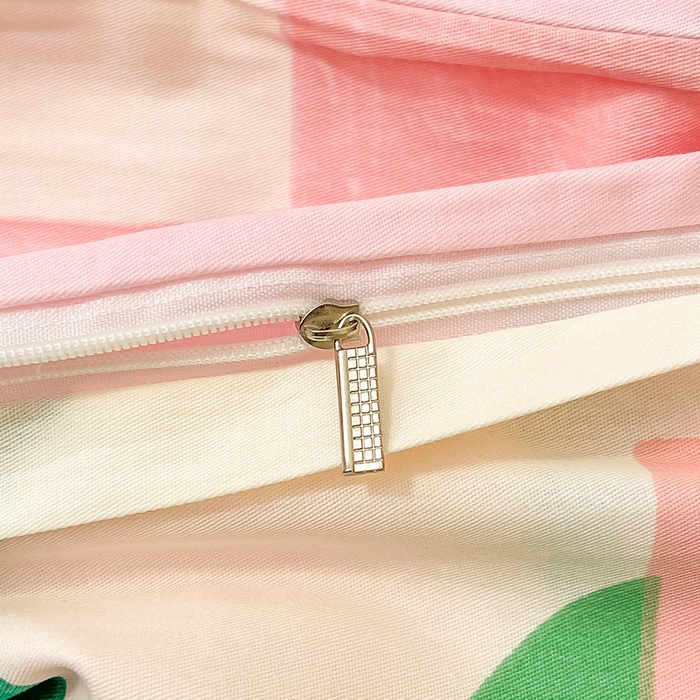 91家纺网 家纺一手货源 找家纺 绵庭家纺 2024新款全棉印花四件套 恐龙迎新会 红