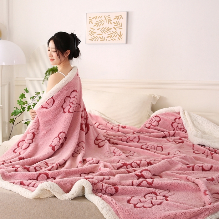 91家纺网 家纺一手货源 找家纺 巴木赫 2024新款提花朵朵绒双层羊羔绒毯 粉色