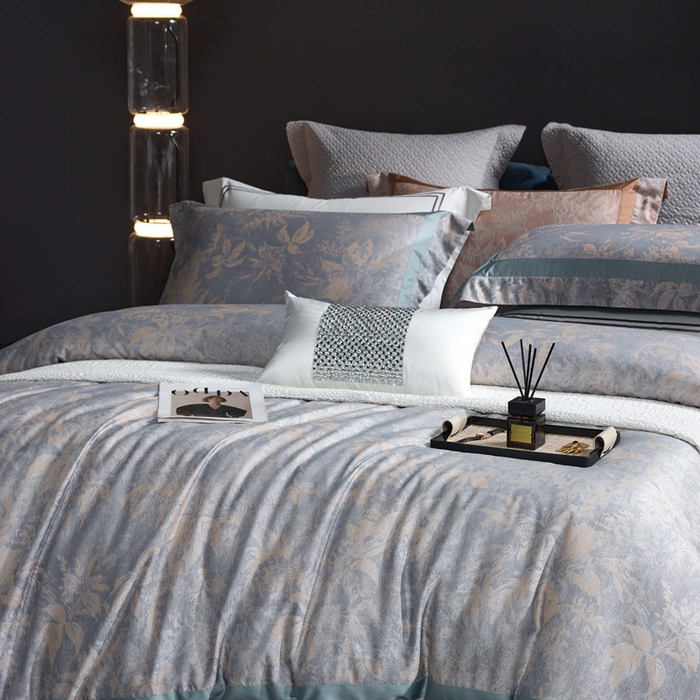 91家纺网 家纺一手货源 找家纺 榻尚家居 2024新款贡缎匹马棉色织大提花四件套 摩洛哥花园  蓝