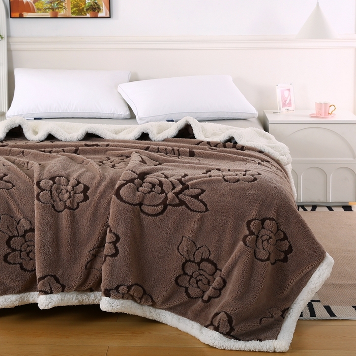 91家纺网 家纺一手货源 找家纺 巴木赫 2024新款提花朵朵绒双层羊羔绒毯 咖啡