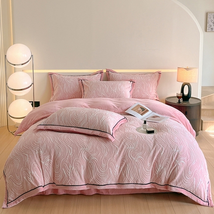 91家纺网 家纺一手货源 找家纺 （总）民新家纺 2025新款雕花牛奶绒四件套