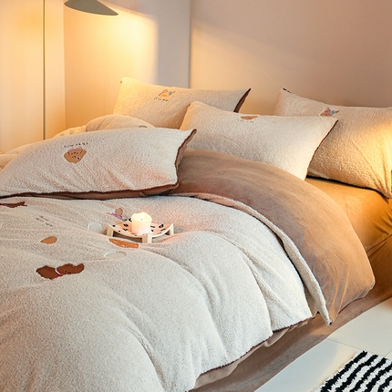 91家纺网 家纺一手货源 找家纺 （总）秀色家纺 2025新款少女心高克重绵羊绒牛奶绒床上四件套冬季毛巾绣被套原创卡通ins风