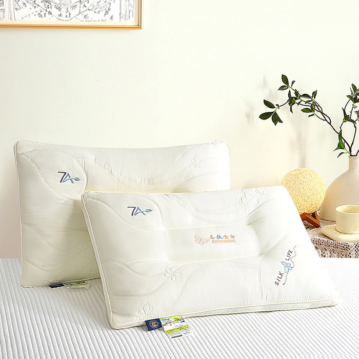 91家纺网 家纺一手货源 找家纺 佳尚枕芯 2024新款蚕丝乳胶护颈枕枕头枕芯 蚕丝乳胶枕米白