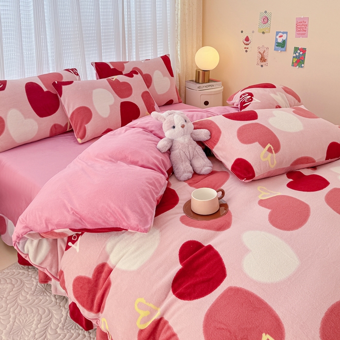 91家纺网 家纺一手货源 找家纺 仟网汇 2024直播爆款跑量牛奶绒四件套 红爱心