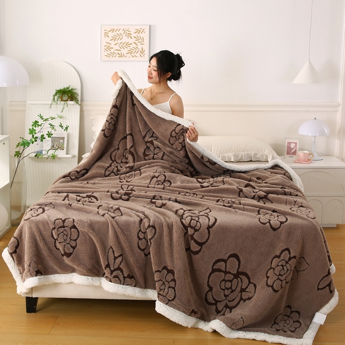 91家纺网 家纺一手货源 找家纺 巴木赫 2024新款提花朵朵绒双层羊羔绒毯 咖啡