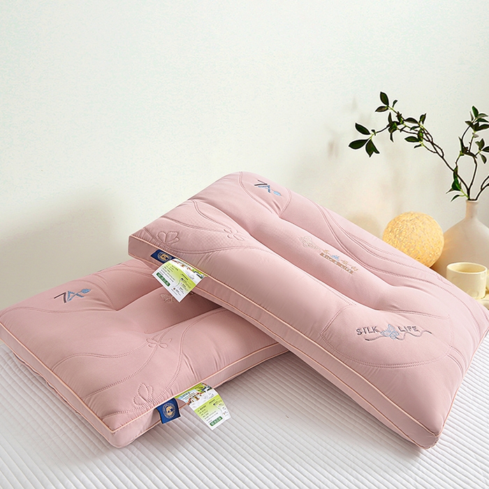 91家纺网 家纺一手货源 找家纺 佳尚枕芯 2024新款蚕丝乳胶护颈枕枕头枕芯 蚕丝乳胶枕粉色