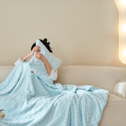 91家纺网 家纺一手货源 找家纺 秀色家纺 2025新款A类双面300g兔毛加厚冬季盖毯沙发毯子办公室午睡小绒毯 朵拉杏花粉