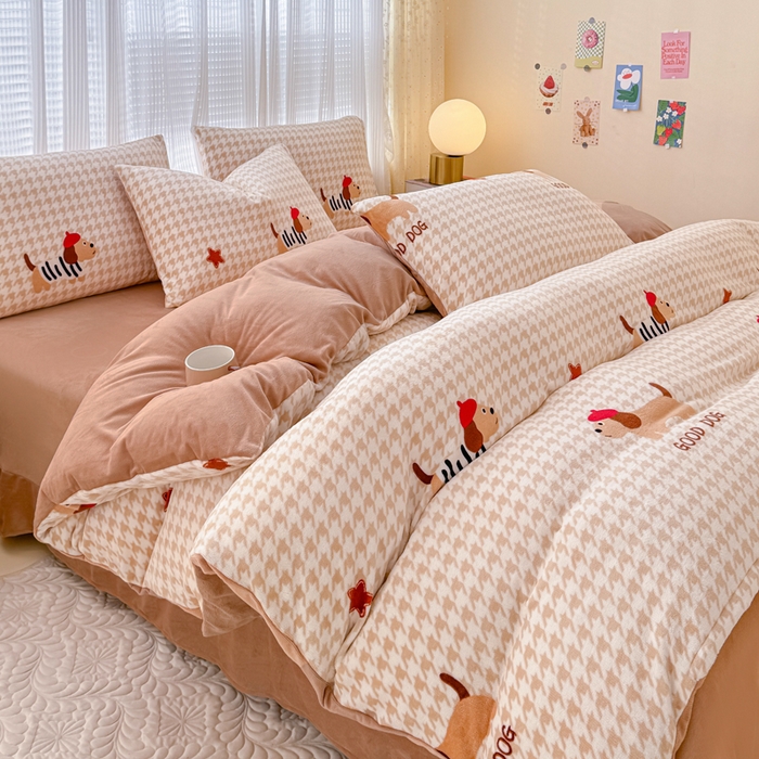 91家纺网 家纺一手货源 找家纺 仟网汇 2024直播爆款跑量牛奶绒四件套 腊肠狗