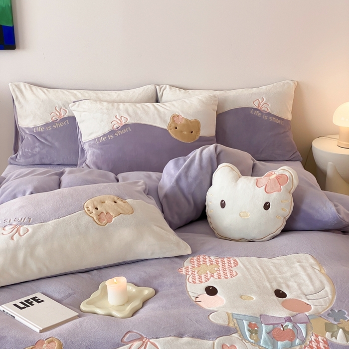 91家纺网 家纺一手货源 找家纺 朗莎家纺 2024新款230g高克重贴布绣牛奶绒四件套 kt猫