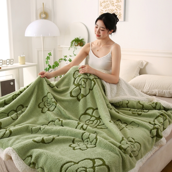 91家纺网 家纺一手货源 找家纺 （总）巴木赫 2024新款提花朵朵绒双层羊羔绒毯