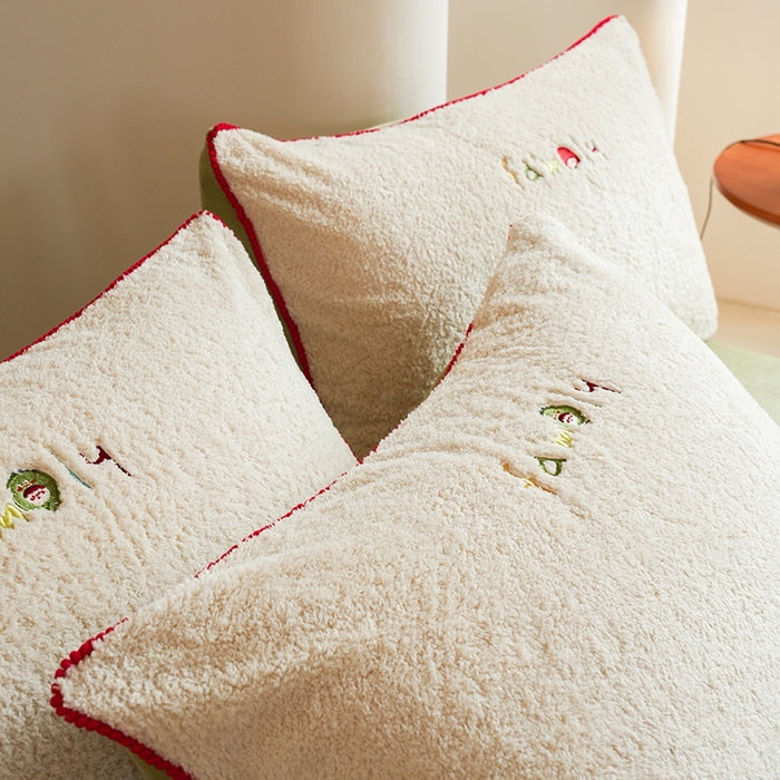 91家纺网 家纺一手货源 找家纺 秀色家纺 2025新款少女心高克重绵羊绒牛奶绒床上四件套冬季毛巾绣被套原创卡通ins风 快乐一家