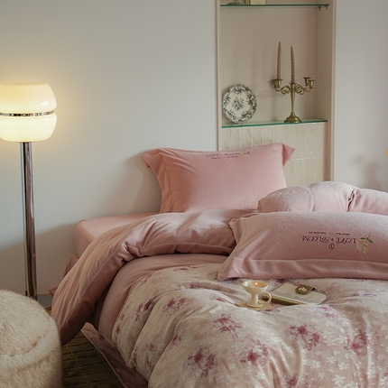 91家纺网 家纺一手货源 找家纺 （总）秀色家纺 2025新款轻奢高级感牛奶绒床上四件套提花蝴蝶流苏保暖被套秋冬季加厚